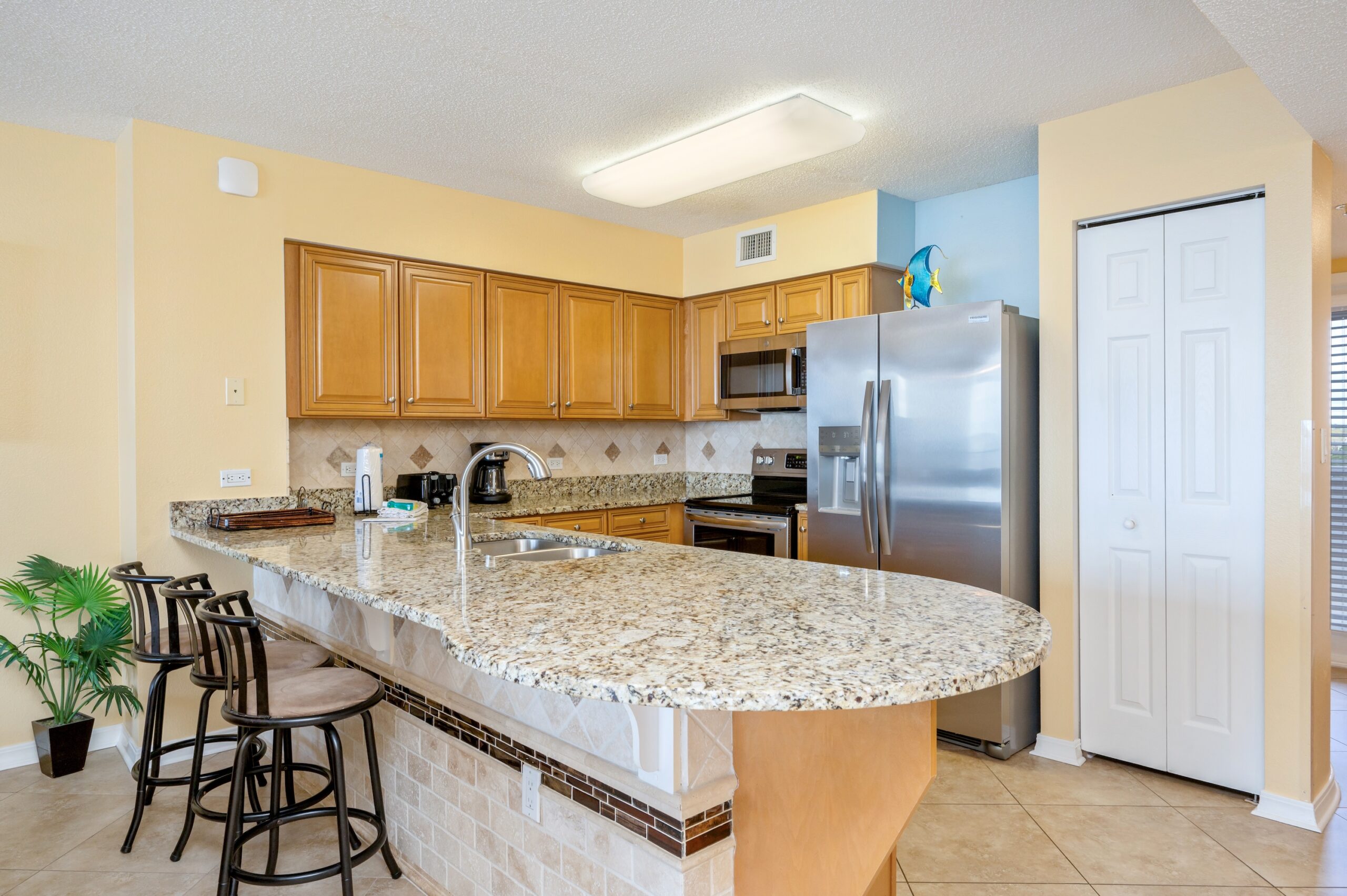A beautiful kitchen awaits you in our beach condo