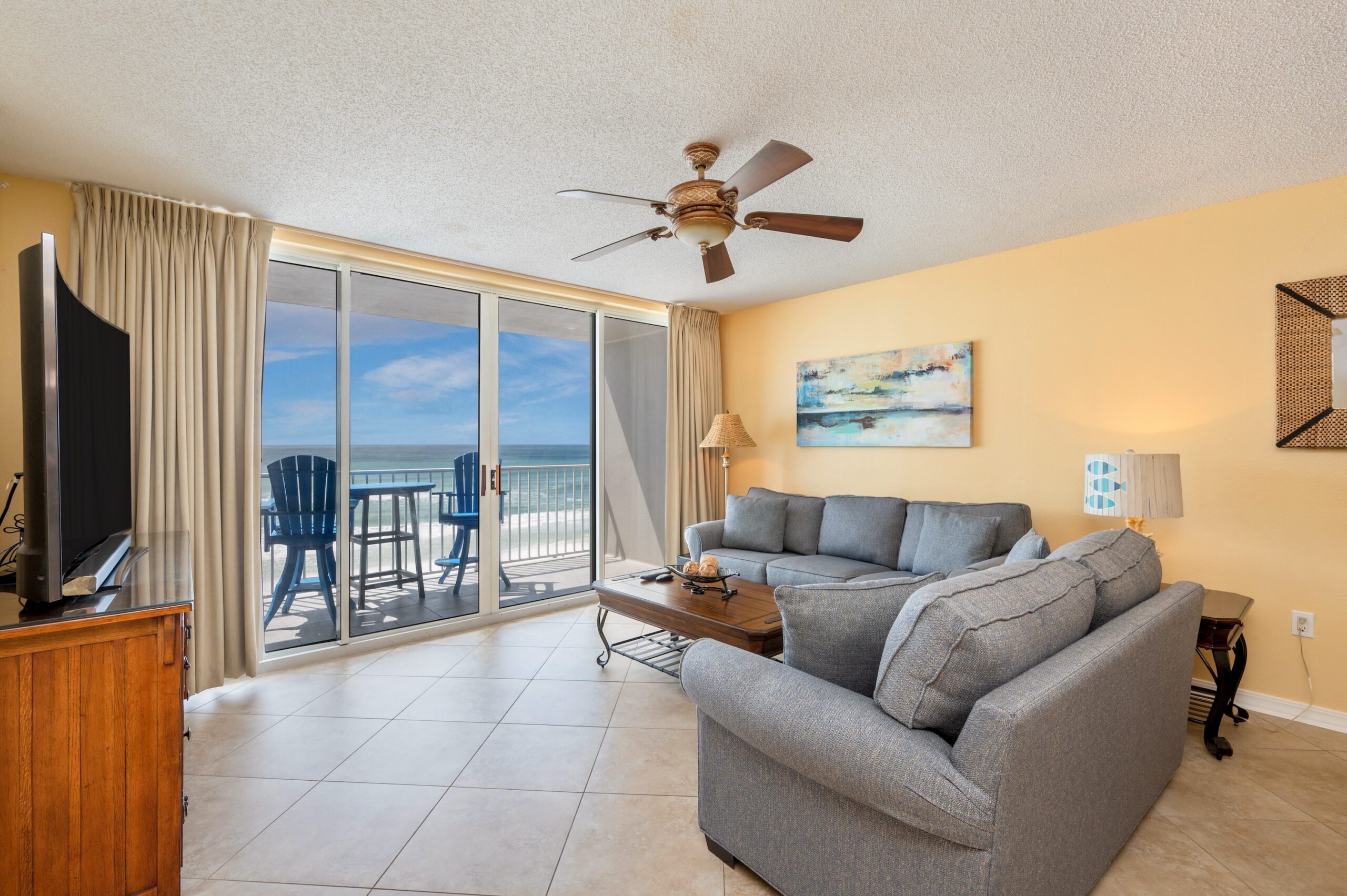 Living room with ocean view in Island Princess condo